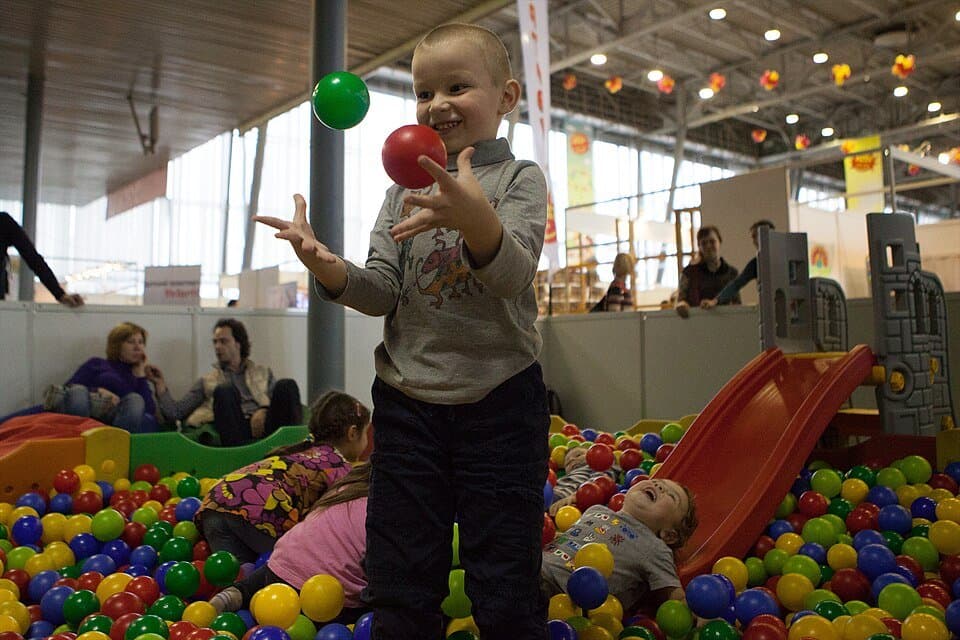 Клуб «Мама и я», 4